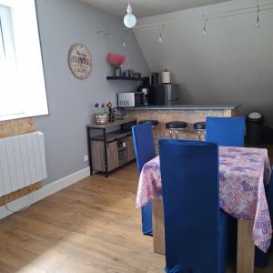 Sous un charmant toit