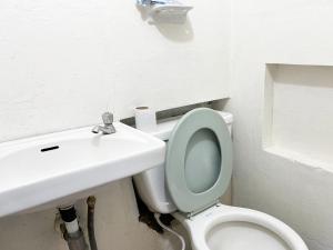 habitación acogedora, con terraza verde!