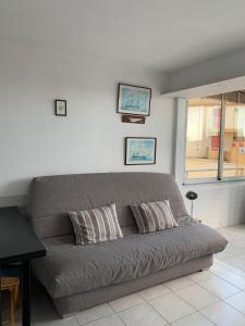 Spacieux studio vue mer sur le port