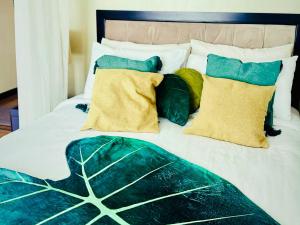 Luxe 1-Bedroom, Walk to Abreeza, Pool, Parking - Suite 2318