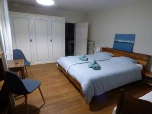 Maisons de vacances Apartment Picasso in large park with heated pool : photos des chambres