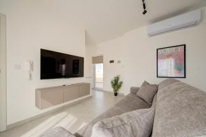 The Valley Collection - A25 - with Private hot tub