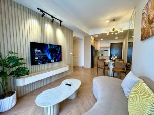 SOHO Residence & Hotel, 2BR Apartment with balcony