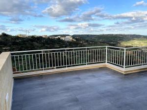 The Valley Collection - B26 - with Private hot tub