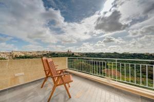 The Valley Collection - B26 - with Private hot tub