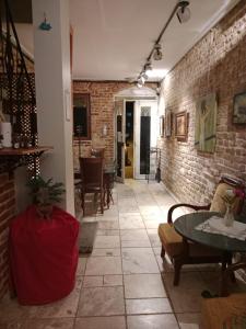 Historical Comfy Entire House 4 Bedroom 4 bathroom