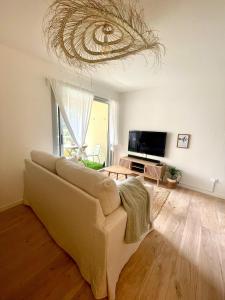 De la pinède a la plage vue mer