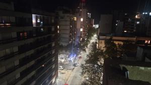 Excelente dos ambientes en La Perla cochera free