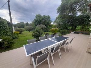 Mas en Pierre "entre Gard et Ardèche" avec jardin