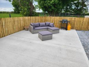 Peaceful Farm Cottage in Menlough near Mountbellew, Ballinasloe, Athlone & Galway