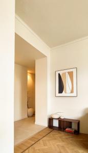 Giselda Oval Suite