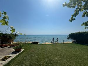 Akrogiali BeachFront House