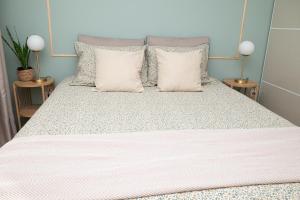 2 bedroom Apartment Private Parking Downtown Novi Sad