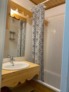 Appartements Pied des Pistes, 2 pieces, 6pers, Piscine et Sauna : photos des chambres