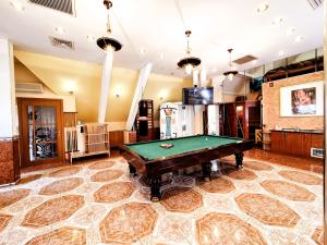 Central Skylight Suites - The Breakroom