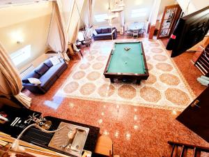 Central Skylight Suites - The Breakroom