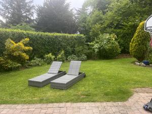 Spacious 5-Bed House - Garden Parking & Bbq