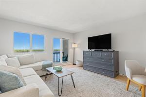 Pinnacle Port, Unit A-709
