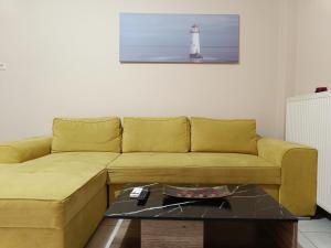 Gk Suites-Constantin view , auto check-in 24h