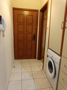 Gk Suites-Constantin view , auto check-in 24h