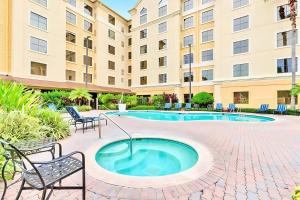 Chic Apartment near Disney w Pool Hot Tub Arcade
