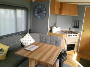 Promenade Resort 6 Berth Access to the beach