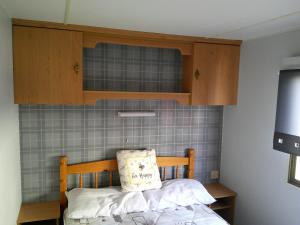 Promenade Resort 6 Berth Access to the beach