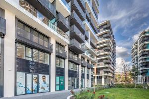 Super View - Balcony - New - At River