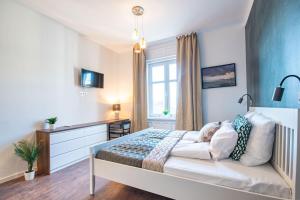 Super Central - Modern - Sunny