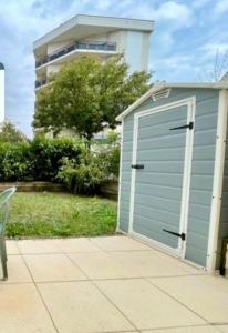 Villeurbanne Super Apartment in residence