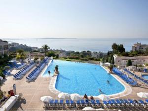 Charmant appartement dans résidence avec piscine vue mer