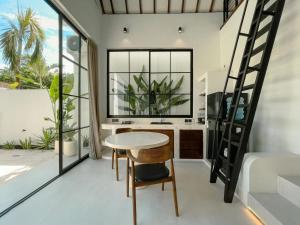 NEW CASA ULU - 10Min to white beaches