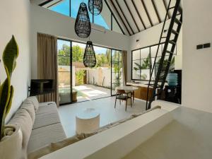 NEW CASA ULU - 10Min to white beaches