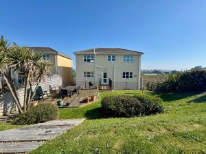 The Rise-5 Bed-4 Bath-Family-Beach-Home