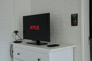 Cozy Forest Cabin, Fenced Garden, Peace & Privacy