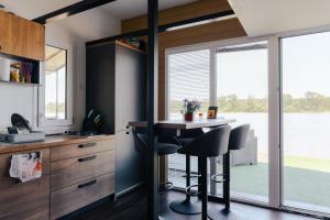 Splav na Savi - House on the river