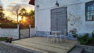 Spacious & elegant apartment in a stable at Kvarnviks Gård