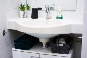 Appartements Le Lionceau, Proche ville, Fibre&Netflix, Parking : photos des chambres