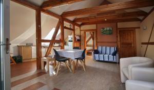 Ferienwohnung im Vogelhaus mit Dachterasse und großem Garten