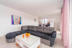 Apartment Deluxe Villa Carlotta