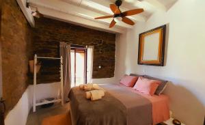 Elissavet Cycladic Stone House with private pool, nice view and fantastic sunsets