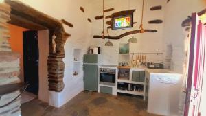 Kalliberry Cycladic Stone House Elissavet with private pool, nice view and fantastic sunsets