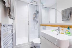 Newly Furnish 2 bedroom Flat