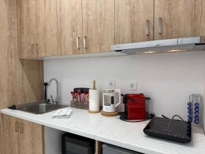 Stylish Athens Base near Acropolis & Metro