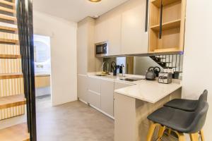 Stylish Duplex with Art & Charm in Prime Salamanca