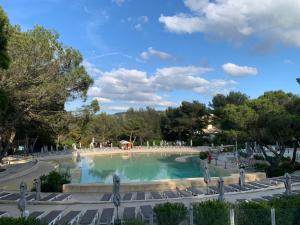 Appartement domaine du golf Pont Royal Provence avec PARC AQUATIQUE