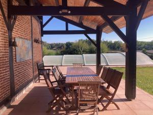Villas Gavial - Grande maison avec piscine : photos des chambres