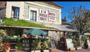 Hotels A La Vielle Halle : photos des chambres