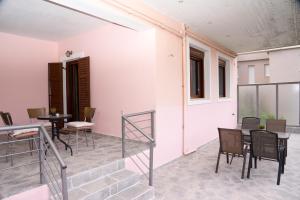 Unlimited view - elegant apt 59 m2 w 37 m2 balc w prk