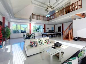 Medellin Beachvilla 5BR | Billiard | Fiber 100Mbps
